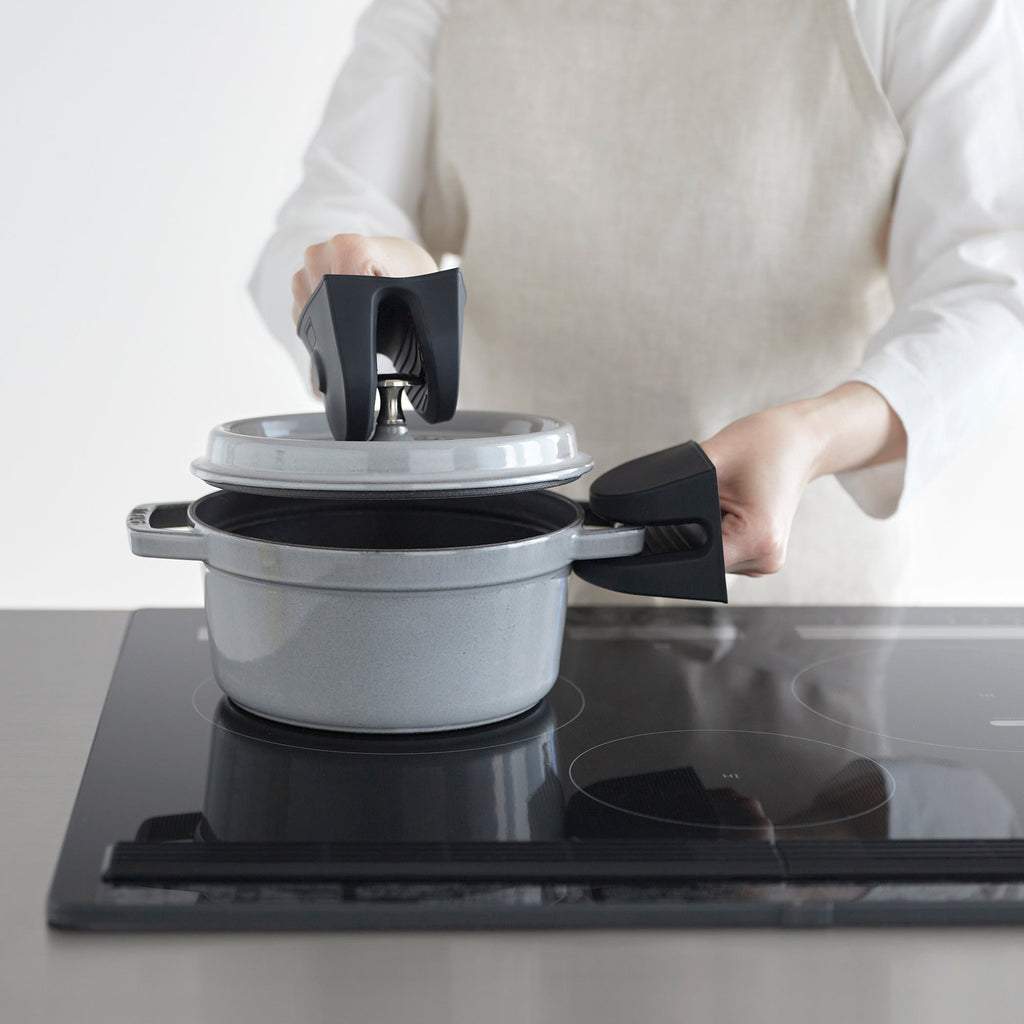 Magnetic Pot Holders - Set of 2 - Silicone